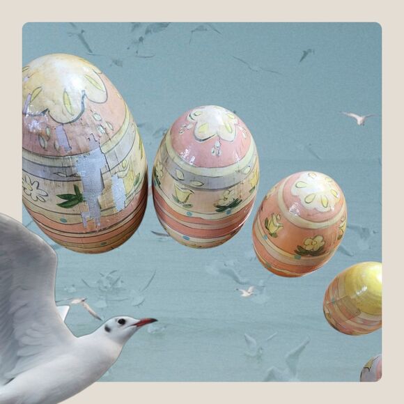 Vintage Set 5 Nesting Eggs Wood Pastel Handpainted Shabby  Decorative Containers - Picture 1 of 9